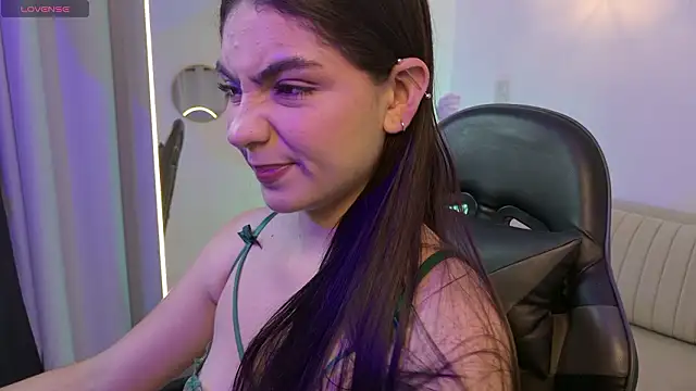 Gia Capri online show from March 17, 2026, 3:11 am