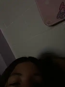 SlushyAcrylic online show from March 10, 2026, 7:02 am