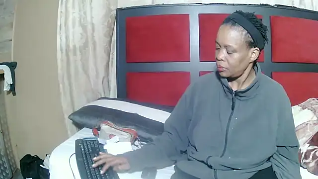 JoycyQueen online show from June 20, 2026, 12:14 am