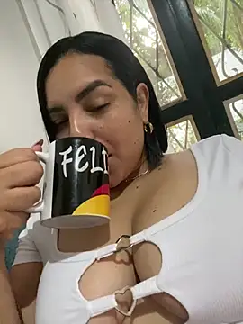 Kira33  online show from April 15, 2026, 11:50 am