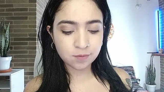 sweet-little online show from March 19, 2026, 4:33 pm