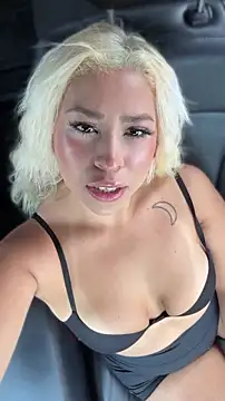 mxmxee online show from April 24, 2026, 3:25 pm