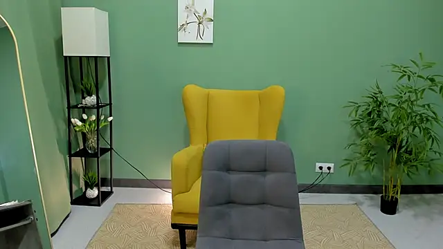 Snapshot of LeticiaRomano chatting on June 17, 2026, 4:04 am LeticiaRomano online show from June 17, 2026, 4:04 am