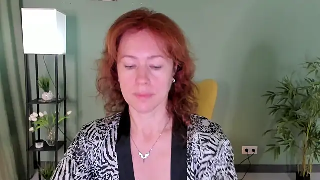 Snapshot of LeticiaRomano chatting on July 6, 2026, 3:58 am LeticiaRomano online show from July 6, 2026, 3:58 am