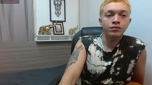 AllanVicent online show from March 13, 2026, 2:23 pm