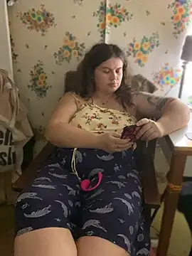 Snapshot of Nenssy555 chatting on July 21, 2026, 7:27 pm Nenssy555 online show from July 21, 2026, 7:27 pm
