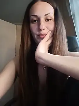 Snapshot of LunaCrystall chatting on May 20, 2026, 4:02 pm LunaCrystall online show from May 20, 2026, 4:02 pm