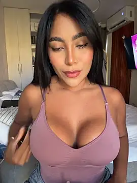 SaraValentina11 online show from June 12, 2026, 9:35 pm