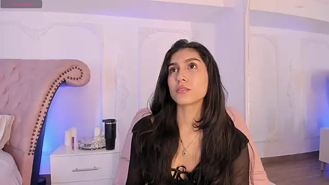 Snapshot of LucianaBlanco_ chatting on June 20, 2026, 8:33 pm LucianaBlanco online show from June 20, 2026, 8:33 pm