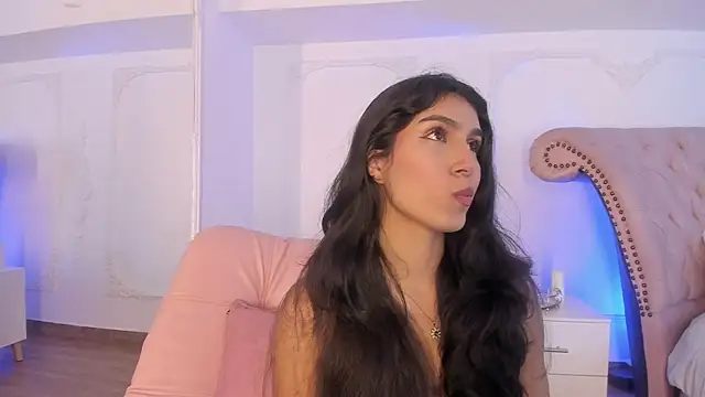 Snapshot of LucianaBlanco_ chatting on June 25, 2026, 8:35 pm LucianaBlanco online show from June 25, 2026, 8:35 pm