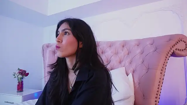 Snapshot of LucianaBlanco_ chatting on July 19, 2026, 3:05 pm LucianaBlanco online show from July 19, 2026, 3:05 pm