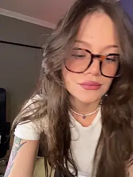 Snapshot of Tallulah_Kinky chatting on May 29, 2026, 7:45 pm Tallulah Kinky online show from May 29, 2026, 7:45 pm