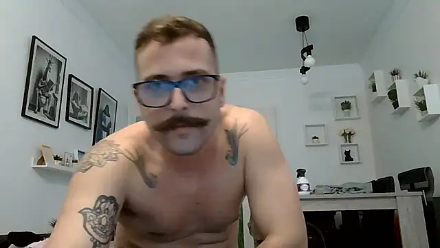 Snapshot of yanick931 chatting on July 22, 2026, 3:48 pm yanick931 online show from July 22, 2026, 3:48 pm