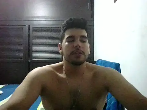 LatinBeardCali online show from April 6, 2026, 8:32 pm