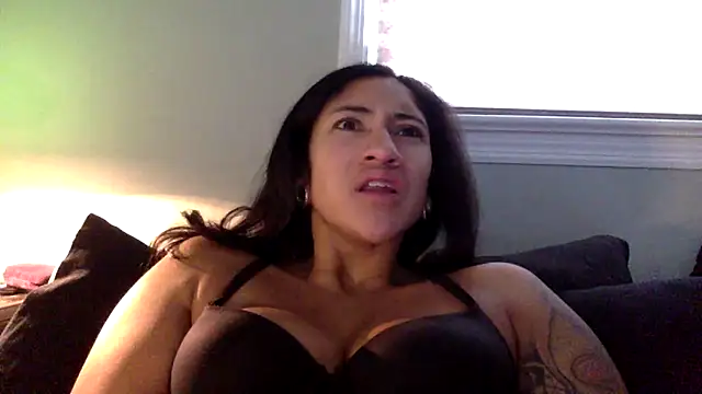 Snapshot of LatinaLoka chatting on May 9, 2026, 2:55 pm LatinaLoka online show from May 9, 2026, 2:55 pm