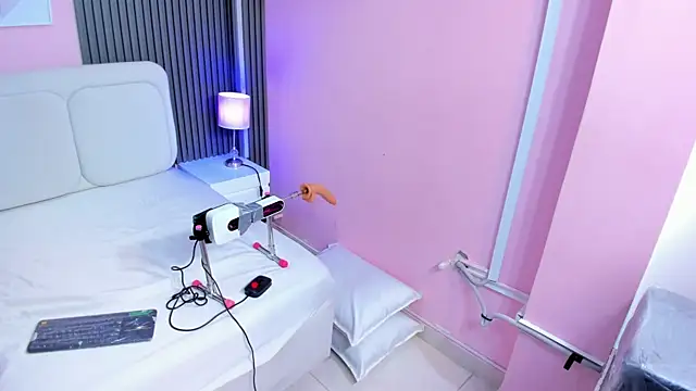 lia sucker online show from June 18, 2026, 3:40 am