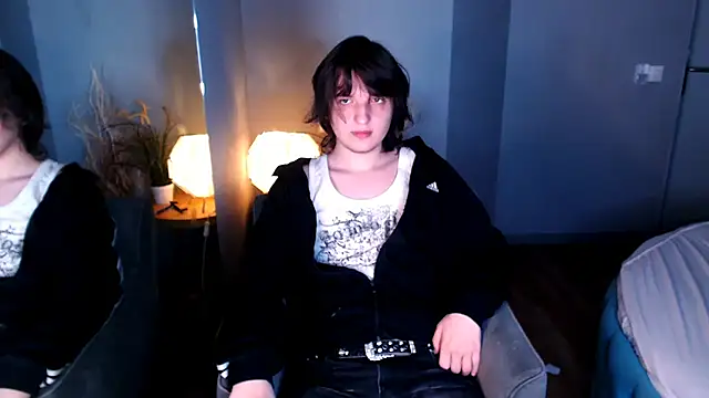 Snapshot of delalex chatting on June 10, 2026, 4:39 pm delalex online show from June 10, 2026, 4:39 pm