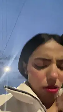 sylphiee  online show from April 26, 2026, 10:35 am