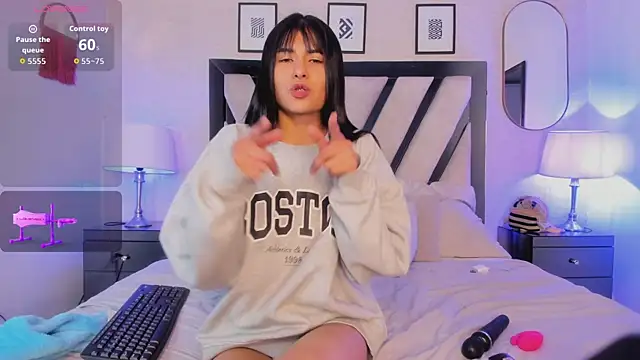 Violettaa Stone online show from April 18, 2026, 3:43 am