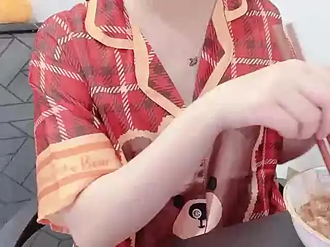 hunhun122 online show from April 15, 2026, 5:36 am