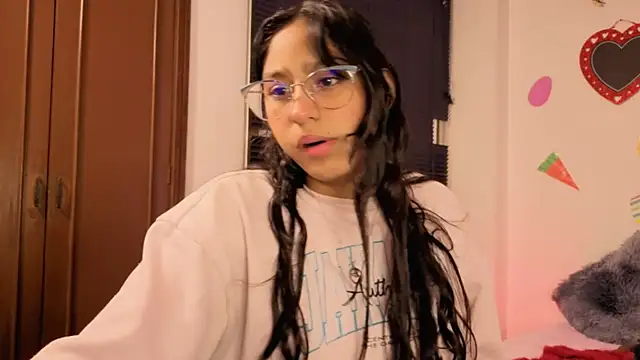 PaulaCutexs online show from April 12, 2026, 4:50 am