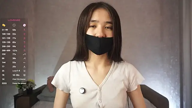 CherrylLlams online show from April 12, 2026, 5:51 pm