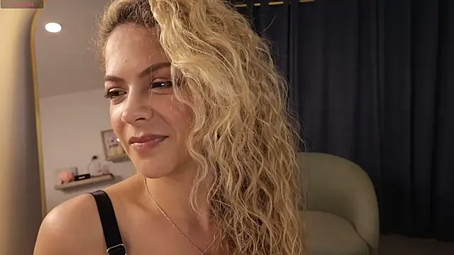 Snapshot of _Velora chatting on March 21, 2026, 4:06 am Velora online show from March 21, 2026, 4:06 am