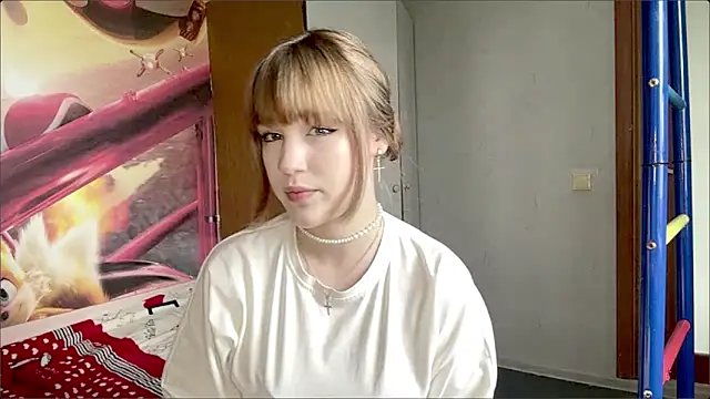 AnnaWasp online show from April 17, 2026, 7:22 am