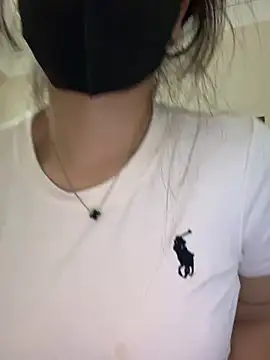 VyVy18 online show from June 18, 2026, 12:42 pm