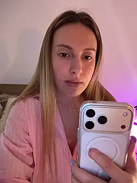 Snapshot of EvaRyen_ chatting on March 13, 2026, 4:13 pm EvaRyen online show from March 13, 2026, 4:13 pm