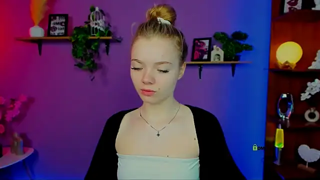 maddy moah online show from April 18, 2026, 5:44 am
