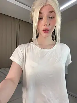 KittiLin online show from April 8, 2026, 9:37 pm