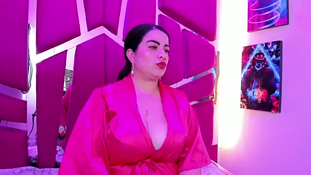 Emilyy Moon  online show from June 5, 2026, 6:52 am