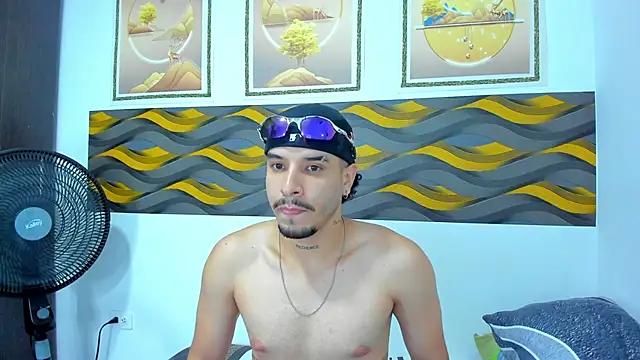 Leon Hotx online show from April 14, 2026, 2:39 am