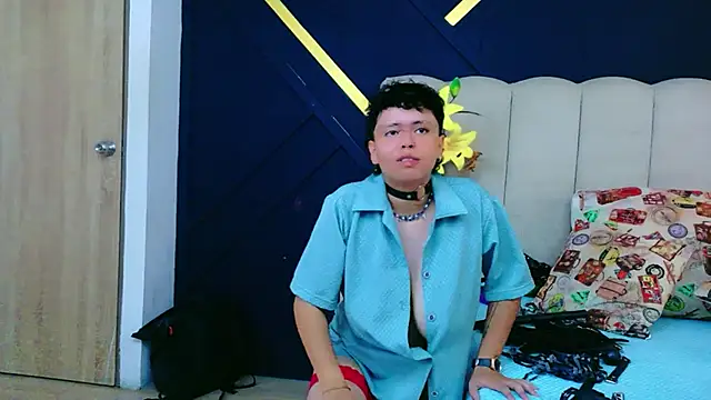 NikiEvanz online show from April 16, 2026, 6:09 pm