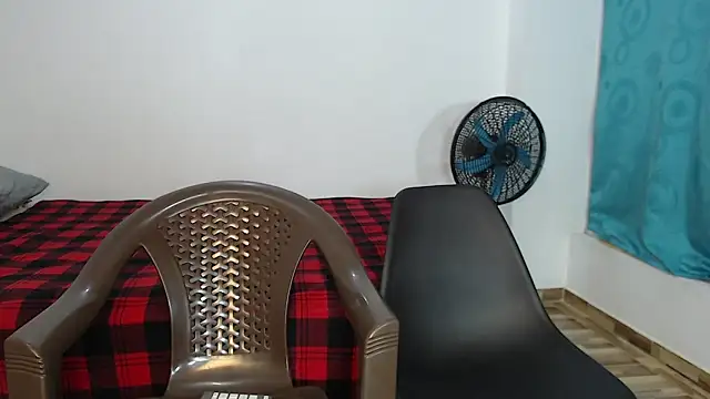 Snapshot of MichellDeLaTorre69 chatting on June 4, 2026, 9:21 pm MichellDeLaTorre69 online show from June 4, 2026, 9:21 pm