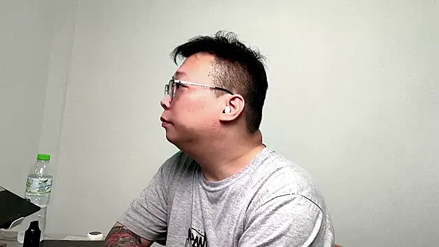 Snapshot of shentong0312 chatting on March 16, 2026, 8:40 am shentong0312 online show from March 16, 2026, 8:40 am