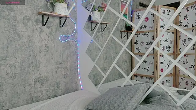 Snapshot of Sophia_xoxo1 chatting on May 19, 2026, 4:35 pm Sophia xoxo1 online show from May 19, 2026, 4:35 pm