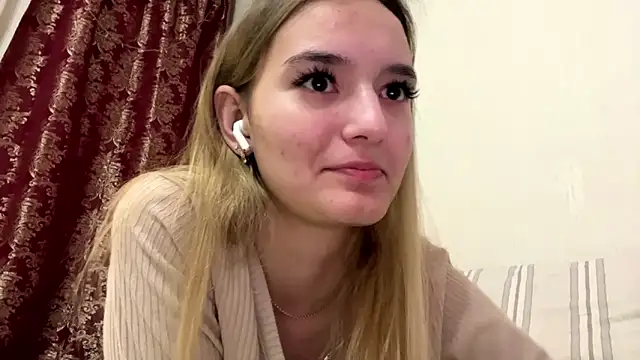 ReathaKiss online show from April 30, 2026, 8:57 pm