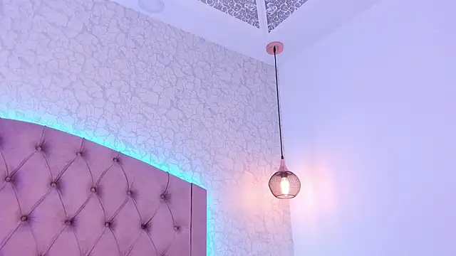 Snapshot of saraa_joness_ chatting on May 30, 2026, 7:33 pm saraa joness online show from May 30, 2026, 7:33 pm
