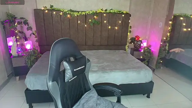 Julieth Caandy online show from April 19, 2026, 6:10 pm