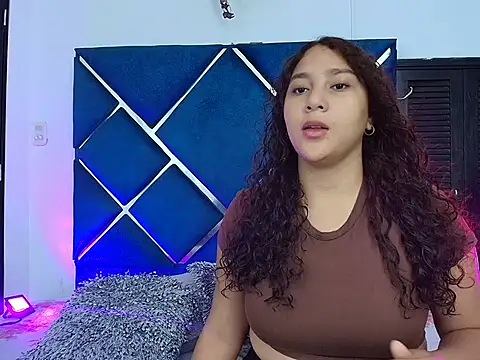 Snapshot of AnaisNuaghty chatting on March 25, 2026, 12:33 pm AnaisNuaghty online show from March 25, 2026, 12:33 pm
