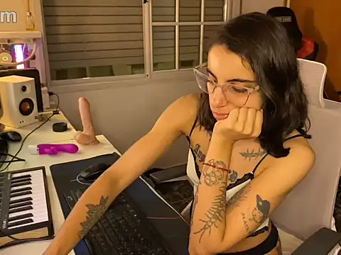 Poison Ivy 29 online show from March 21, 2026, 2:49 am