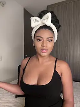 karlymonroe online show from March 18, 2026, 10:02 pm