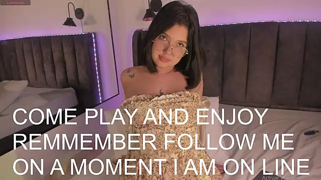 selena  smith1 online show from April 26, 2026, 3:37 am