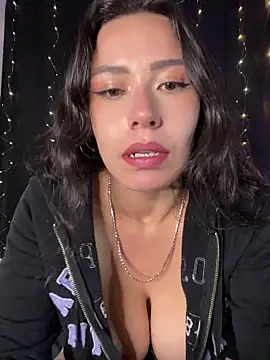 Snapshot of im_mariana_ chatting on July 9, 2026, 10:19 am im mariana online show from July 9, 2026, 10:19 am