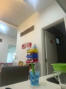 Cunzhangshibage02 online show from April 18, 2026, 1:53 am