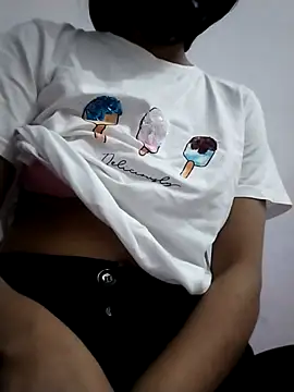 Snapshot of Tasty_Cherry chatting on April 16, 2026, 9:50 pm Tasty Cherry online show from April 16, 2026, 9:50 pm