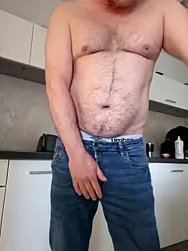 Snapshot of AgaiJa42 chatting on April 10, 2026, 1:16 pm AgaiJa42 online show from April 10, 2026, 1:16 pm