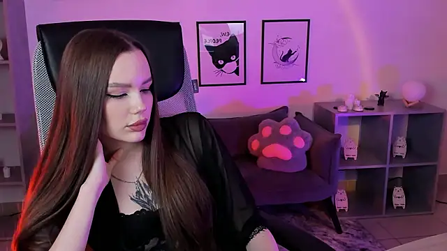 Snapshot of Bella__Hunters chatting on March 12, 2026, 2:23 pm Bella Hunters online show from March 12, 2026, 2:23 pm